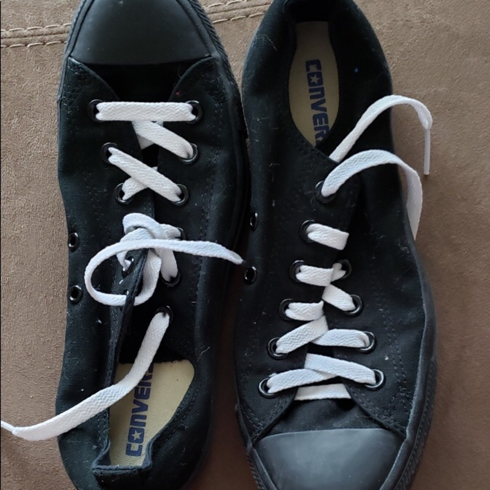 Black converse